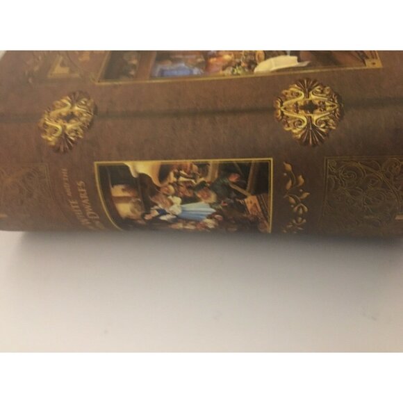 New Masterpieces Snow White and the‎ Seven Dwarfs Hinged Book Box Jigsaw Puzzle - Picture 2 of 10